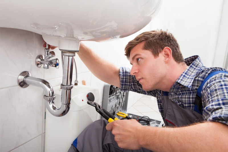 24/7 emergency plumber in Brent Cross
